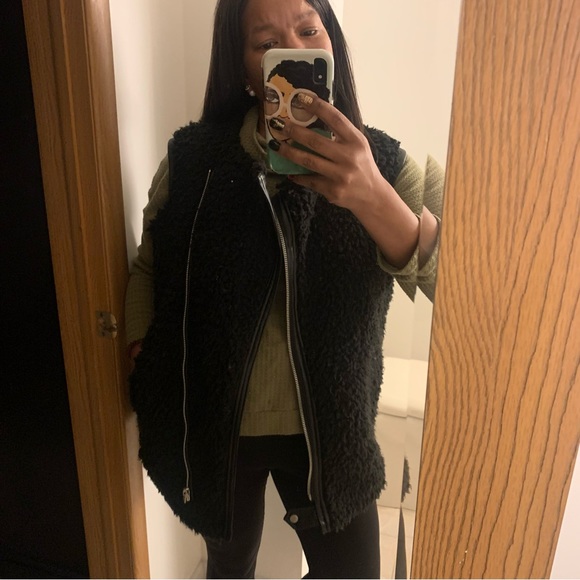 Zara Fuzzy Vest - Picture 3 of 8